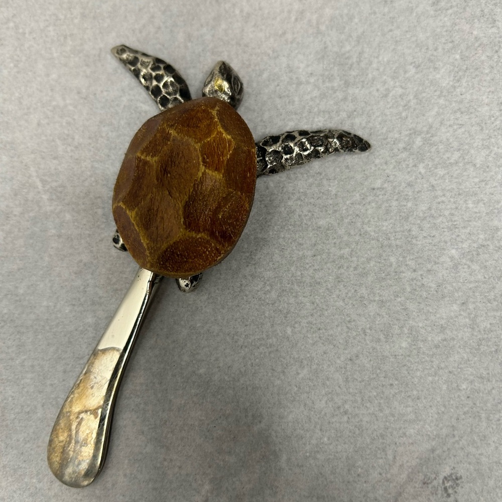 Silver and Brown Turtle Cheese Spreader - Picture 2 of 5